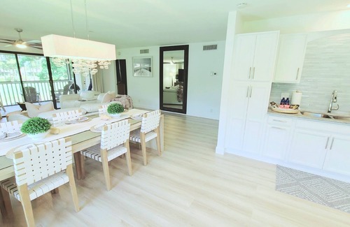 Hunt Club Condo | POSHPADZ Hideaway Villa 2 bed 2 bath PGA National Close to Beaches-Sleeps 5