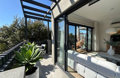 Mornington House | Position perfection - Mornington nWalk to beach and shops