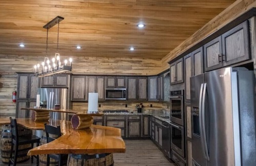 Nortonville Cabin | Possum Pocket Lodgen