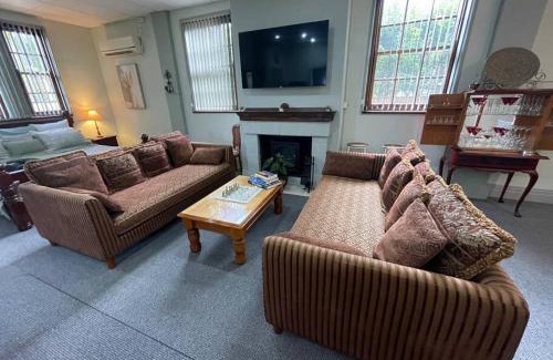Smithtown House | Post Office Boutique Accommodation