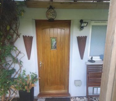 Glangrwyney Apartment | Post Office Row Apartment and garden