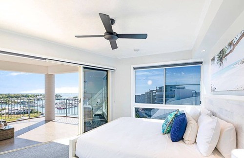 Cullen Bay Apartment | Postcard Vista Scenic Balcony Haven with Pool