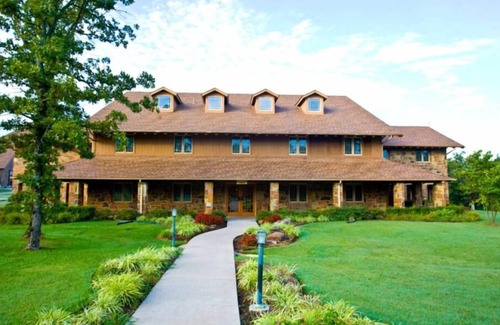 Tulsa Hotel | Postoak Lodge