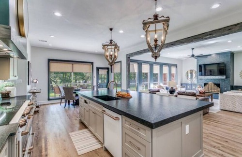 Southlake House | Potomac Pond