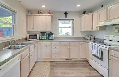 Dahlgren House | Potomac River Getaway: Walk to Marina!
