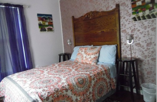 Harpers Ferry Bed & Breakfast | Potomac Room-one bed