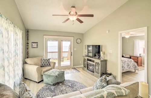 Valley Lee House | Potomac Vista Cottage by the Small Pond