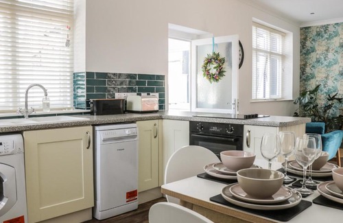 Hornsea House | Potter's Lodge