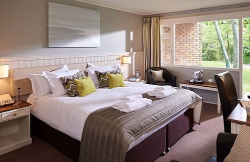Ampfield Hotel | Potters Heron Hotel