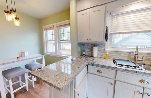 Poughkeepsie House | Poughkeepsie 3br home near Vassar & Marist college & Vassar Bros Hospitalnn