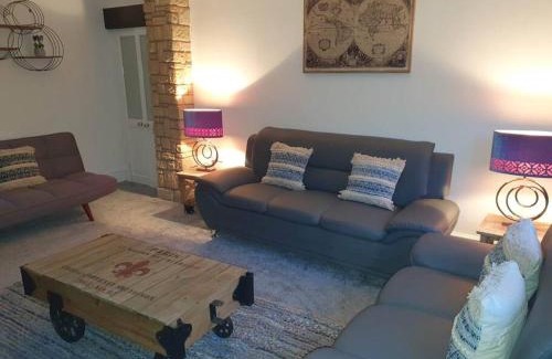 Retford House | Poulter Cottage - Elkesley