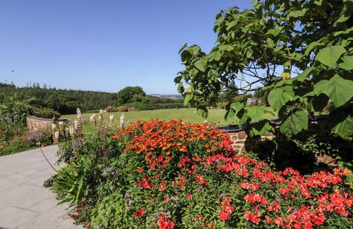 Huntshaw Cottage | POUND COTTAGE, pet friendly, with a garden in Great Torrington