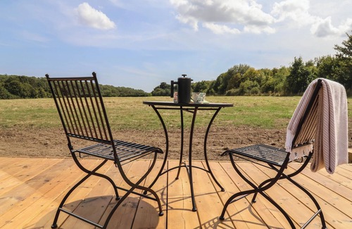 Saxmundham Cottage | Pound Farm Mirror Houses: Meadow ÖÖD