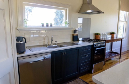 Miners Rest Cottage | Pound Hill Cottage - quiet country getaway