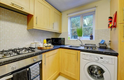 Long Itchington House | Pound House· 2 Bed House Sleeps 6 Southam Town Centre - Inspire Homes