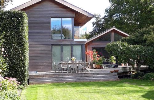 East Meon Bed & Breakfast | Pound Orchard Bed and Breakfast
