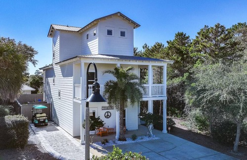 Village of Sugar Beach House | Pour Some Sugar On Me ~ 5Br/4Ba ~ Sleeps 12 ~ Golf Cart ~ Perfect for family!