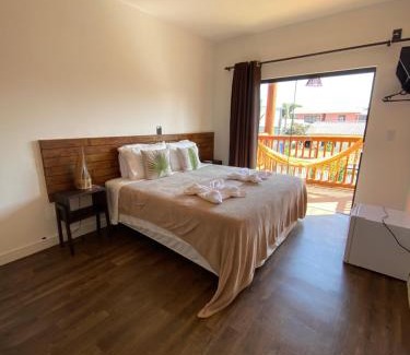 Praia da Armacao do Itapocoroi Hotel | Pousada Amaris