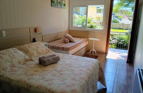 Carniel House | Pousada Caminho das Rosas-Gramado-temporada ou diária