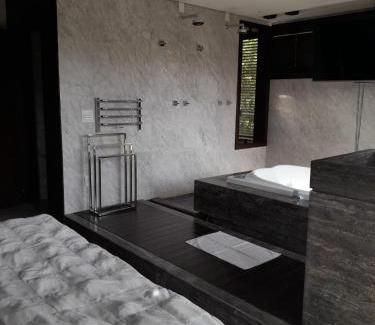 Sao Sebastiao das Aguas Claras Hotel | Pousada Canto Da Lua - Macacos