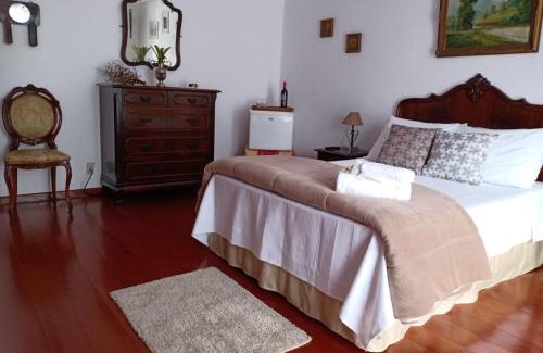 Quitandinha House | Pousada Canto da Paz