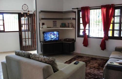 Jardim Itagua Hotel | Pousada da Lô