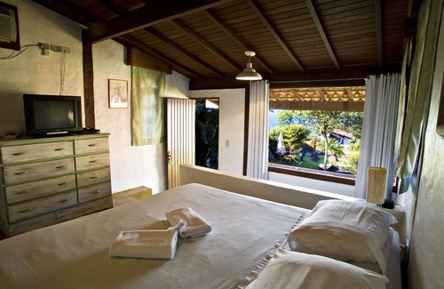 Veloso Hotel | Pousada Isola Bella - Sobre o Mar