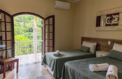 Aguas de Lindoia Hotel | Pousada Nefelibatas