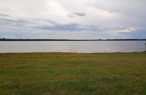 Santa Fe do Sul House | Pousada Rancho as margens do Rio Paraná com 3 suites e vista para o rio , excelente para pescaria
