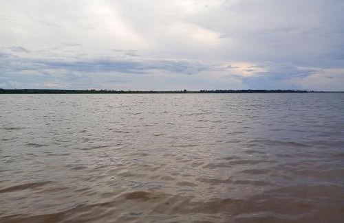 Santa Fe do Sul House | Pousada Rancho as margens do Rio Paraná com 3 suites e vista para o rio , excelente para pescaria