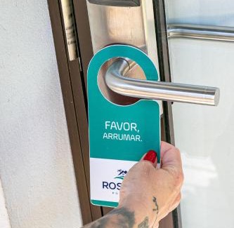 Praia do Rosa Hotel | Pousada Rosa 08 - Café da manhã Gourmet, Suítes com Banheira a 150m do Centrinho da Praia do Rosa