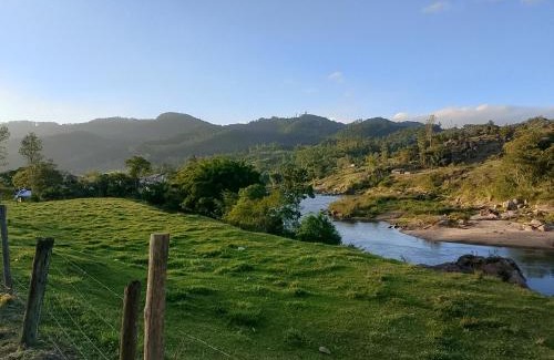 Pedras Grandes Cabin | Pousada Vale das Pedras 01