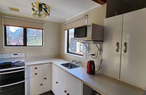 Ohakune Ski Chalet | Powder Hut Ohakune - cosy wee cottage in central Ohakune