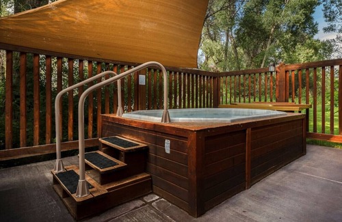 Driggs Condo | Powder Paradise: Hot tub, Fireplace, Close to Grand Targhe