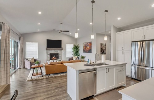 Wolf Creek House | "Powder & Pine" NEW Mountain and Lake View Home in Eden, Utah