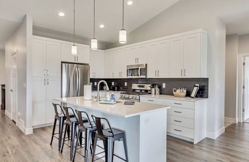 Wolf Creek House | "Powder & Pine" NEW Mountain and Lake View Home in Eden, Utah