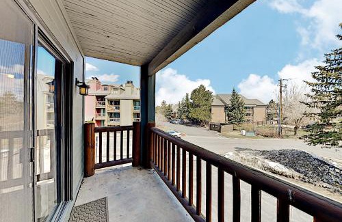 North Park City Apartment | Powder Pointe Condominiums 105A
