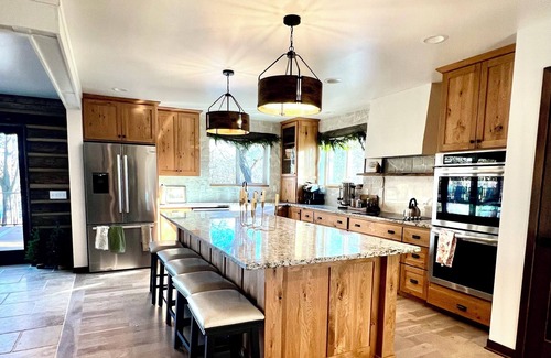 Stearns County Cabin | Powder Ridge Ski Hill Area! Spacious & Secluded 6-bedroom cabin/house Kimball