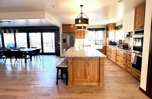 Stearns County Cabin | Powder Ridge Ski Hill Area! Spacious & Secluded 6-bedroom cabin/house Kimball