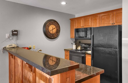 Salt Lake Mountain Resorts Condo | Powder Stash: Cozy Solitude Condo, Heated Pool, Hot Tub, Game Room, Covered Parking, Ski-In/Ski-Out