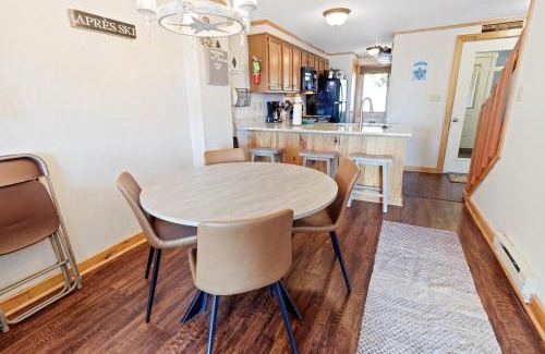 Snowshoe House | Powderidge 84 Quiet Townhome Deck Near Slopes WiFi EZ Parking