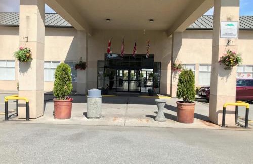 Powell River Hotel | Powell River Town Centre Hotel
