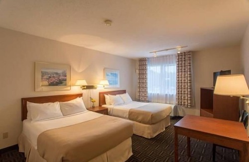 Powell River Hotel | Powell River Town Centre Hotel