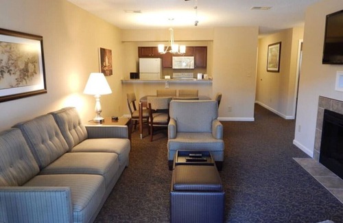 Berkeley Condo | Powhatan 4 bedroom · Colonial Williamsburg Spacious 4 Bedroom Suite!