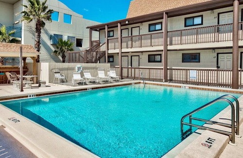 Panama City Beach Condo | POY 109 BEACHFRONT GROUND LEVEL