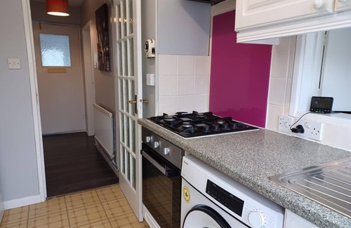 East Dunstable House | Poynters House - Huku Kwetu (Luton)