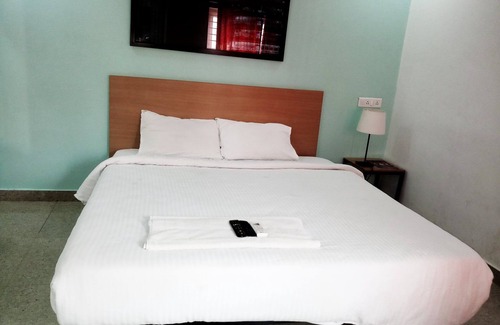Kukatpally Housing Board Colony Hotel | PPH Living Mayukha Grand