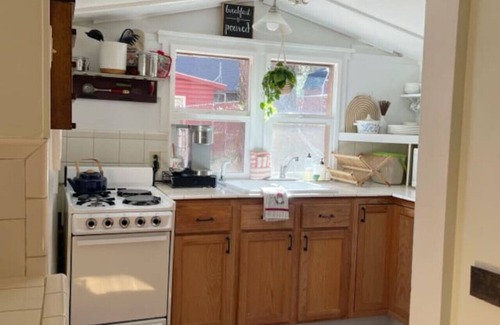 Wrightwood Apartment | PPS · Firepit, Fenced for pets, Fireplace/Peaceful Pines