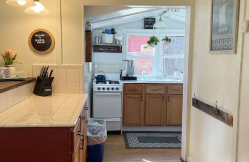 Wrightwood Apartment | PPS · Firepit, Fenced for pets, Fireplace/Peaceful Pines