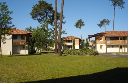 Parentis-en-Born Apartment | Près de Biscarrosse, Appart 4 Pers Dans Résidence Avec Piscines, Wifi